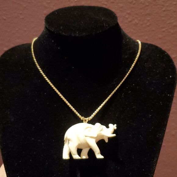 Elephant Necklace, Authentic Bone, NWOT! - Picture 5 of 6